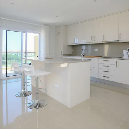 New Modern With Free Access To Spa, Gym And Pool In Boavista Resort, Apartman Lagos