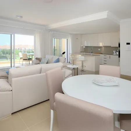 New Modern With Free Access To Spa, Gym And Pool In Boavista Resort, Lagos