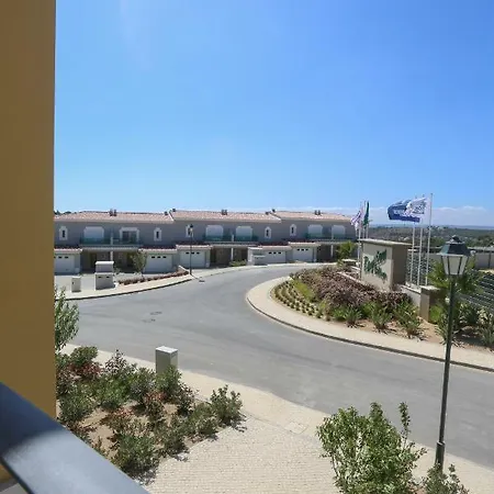 New Modern With Free Access To Spa, Gym And Pool In Boavista Resort, Lagos