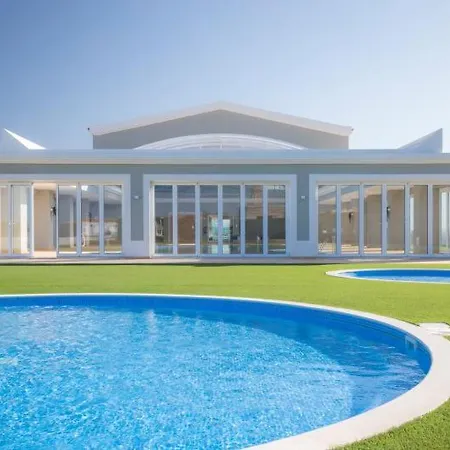 New Modern With Free Access To Spa, Gym And Pool In Boavista Resort, Λάγος